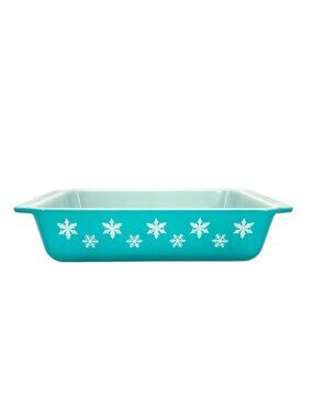 Pyrex Snowflake Turquoise 2 Qt Casserole Dish 575 Retro Bakeware Made In USA